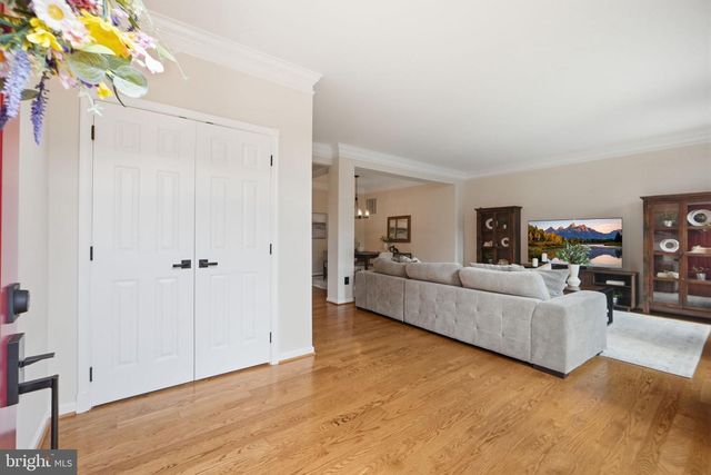 21549 TROWBRIDGE SQ, Ashburn, VA 20147