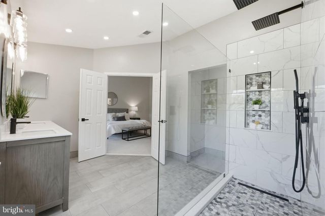 21549 TROWBRIDGE SQ, Ashburn, VA 20147