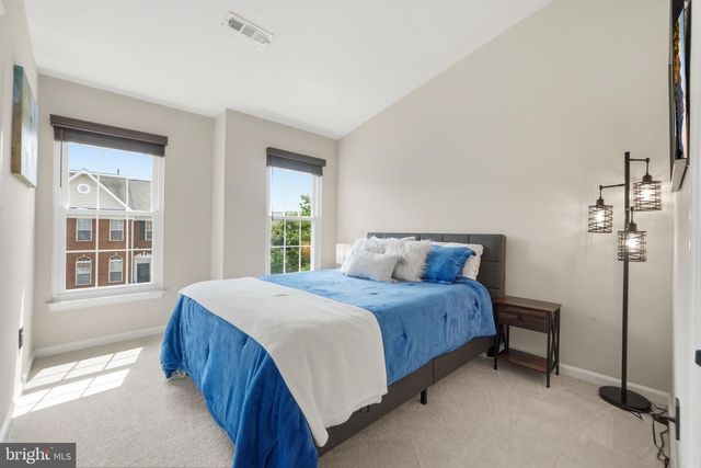 21549 TROWBRIDGE SQ, Ashburn, VA 20147