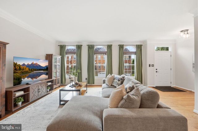 21549 TROWBRIDGE SQ, Ashburn, VA 20147