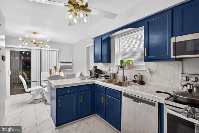 1111 WILLIAMSBURG RD, Lancaster, PA 17603