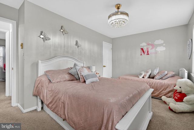 1111 WILLIAMSBURG RD, Lancaster, PA 17603