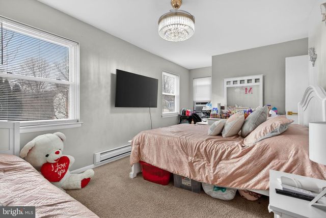 1111 WILLIAMSBURG RD, Lancaster, PA 17603