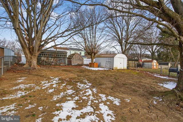 1111 WILLIAMSBURG RD, Lancaster, PA 17603