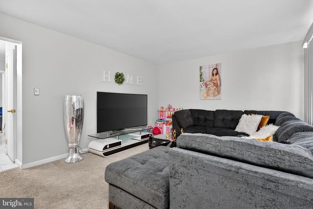 1111 WILLIAMSBURG RD, Lancaster, PA 17603