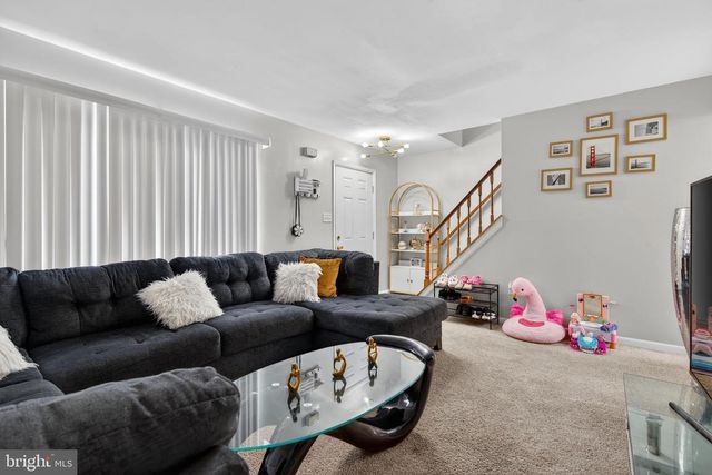 1111 WILLIAMSBURG RD, Lancaster, PA 17603