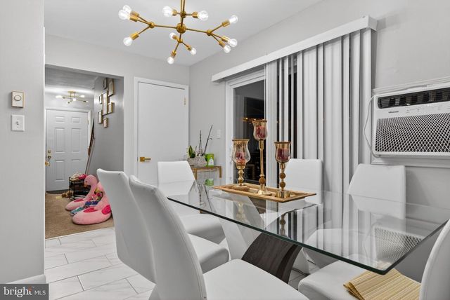 1111 WILLIAMSBURG RD, Lancaster, PA 17603