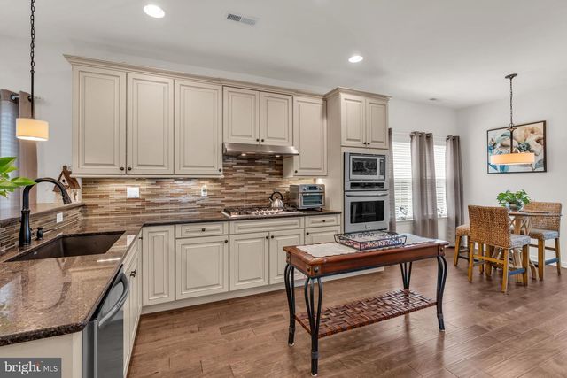 25 TWILIGHT DR, Barnegat, NJ 08005