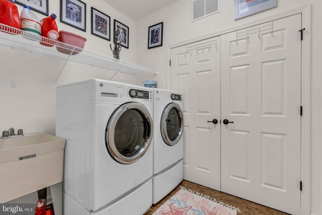 25 TWILIGHT DR, Barnegat, NJ 08005