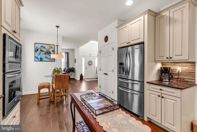 25 TWILIGHT DR, Barnegat, NJ 08005