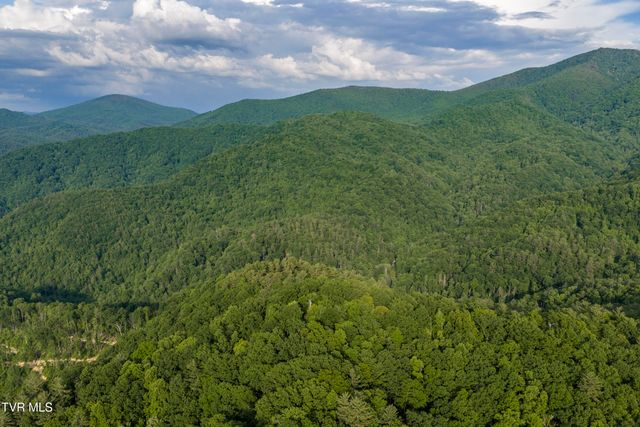 128 Lum Mcintosh Road, Erwin, TN 37650