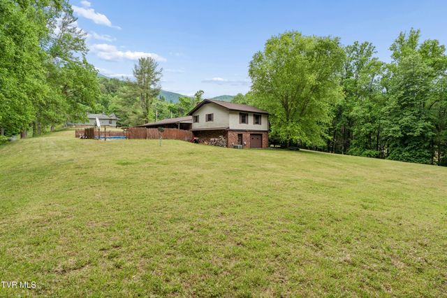 128 Lum Mcintosh Road, Erwin, TN 37650