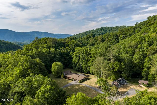 128 Lum Mcintosh Road, Erwin, TN 37650