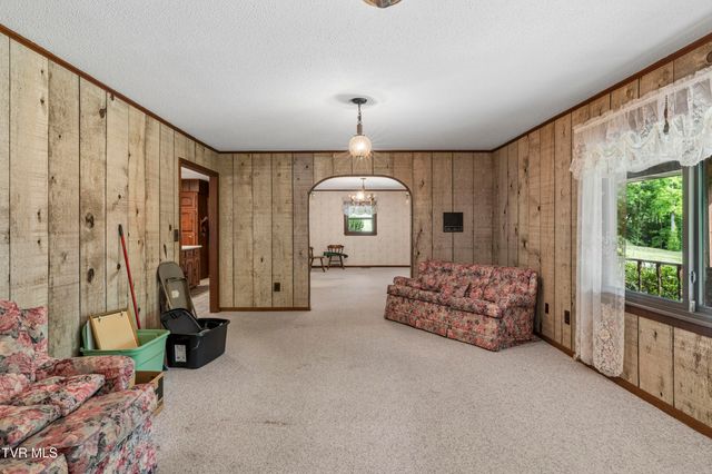 128 Lum Mcintosh Road, Erwin, TN 37650