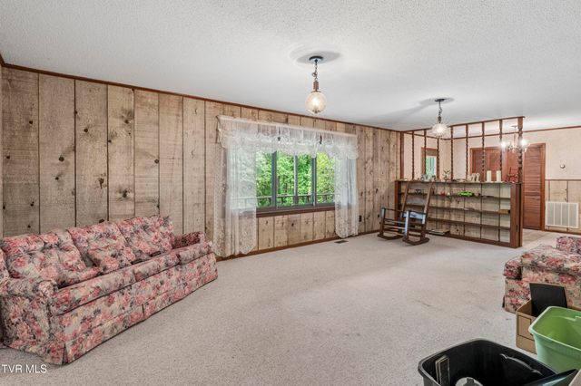 128 Lum Mcintosh Road, Erwin, TN 37650