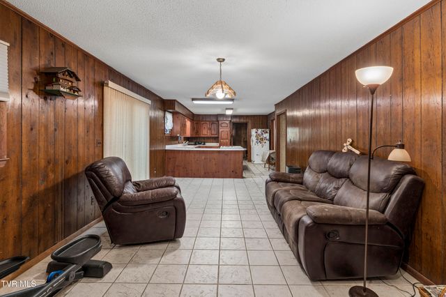 128 Lum Mcintosh Road, Erwin, TN 37650