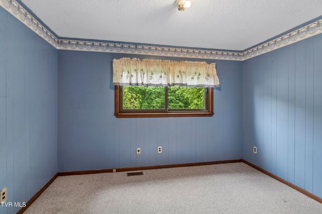 128 Lum Mcintosh Road, Erwin, TN 37650