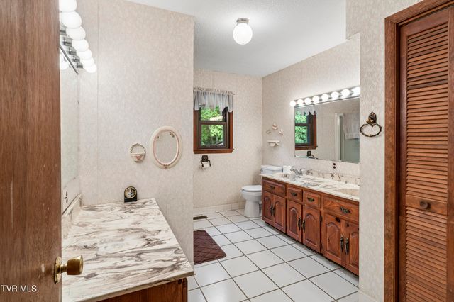 128 Lum Mcintosh Road, Erwin, TN 37650