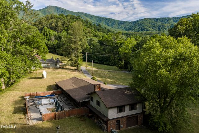 128 Lum Mcintosh Road, Erwin, TN 37650