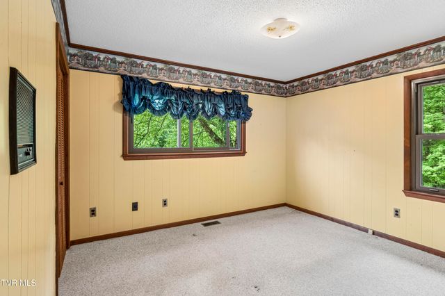 128 Lum Mcintosh Road, Erwin, TN 37650