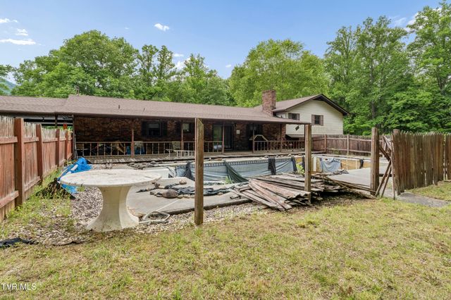 128 Lum Mcintosh Road, Erwin, TN 37650