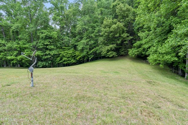 128 Lum Mcintosh Road, Erwin, TN 37650