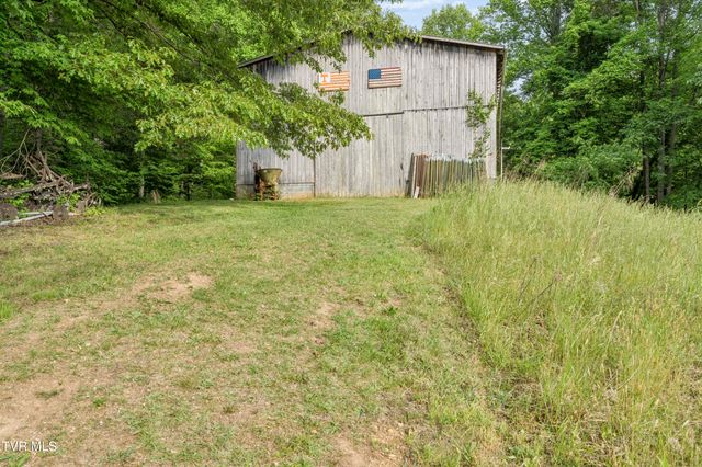 128 Lum Mcintosh Road, Erwin, TN 37650