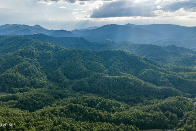 128 Lum Mcintosh Road, Erwin, TN 37650