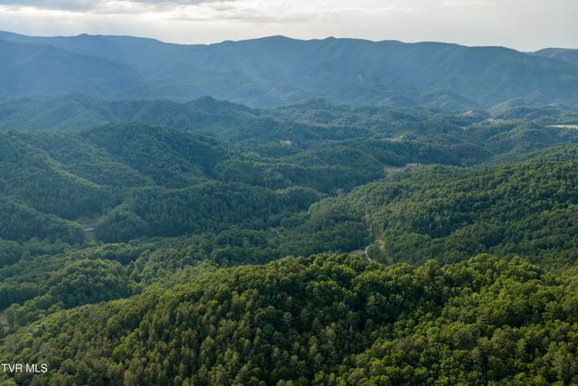 128 Lum Mcintosh Road, Erwin, TN 37650