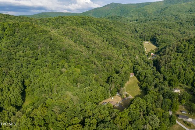 128 Lum Mcintosh Road, Erwin, TN 37650
