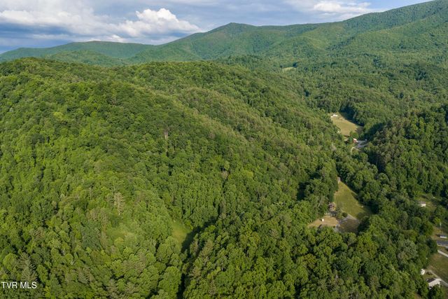 128 Lum Mcintosh Road, Erwin, TN 37650