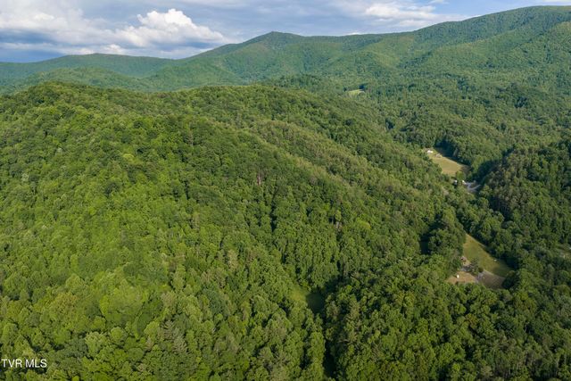 128 Lum Mcintosh Road, Erwin, TN 37650
