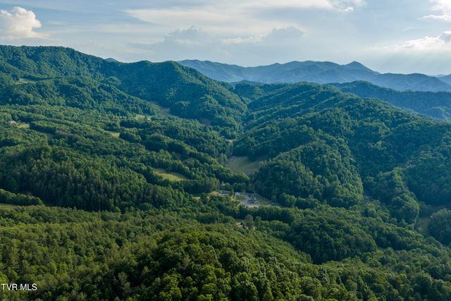 128 Lum Mcintosh Road, Erwin, TN 37650