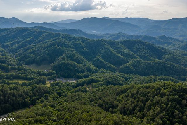 128 Lum Mcintosh Road, Erwin, TN 37650