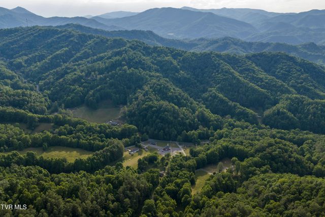 128 Lum Mcintosh Road, Erwin, TN 37650