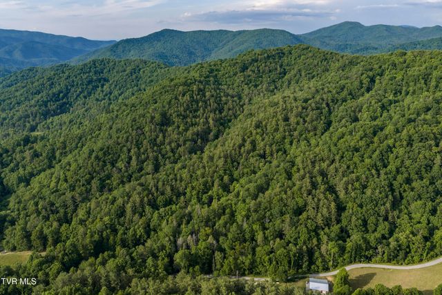 128 Lum Mcintosh Road, Erwin, TN 37650