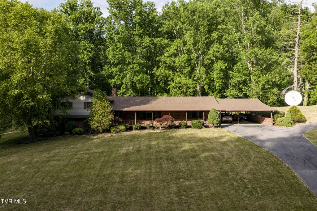128 Lum Mcintosh Road, Erwin, TN 37650