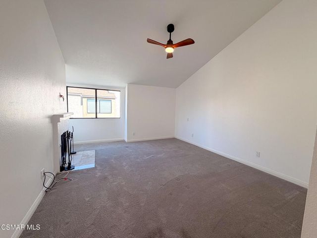 18242 Burbank Boulevard 8, Tarzana, CA 91356