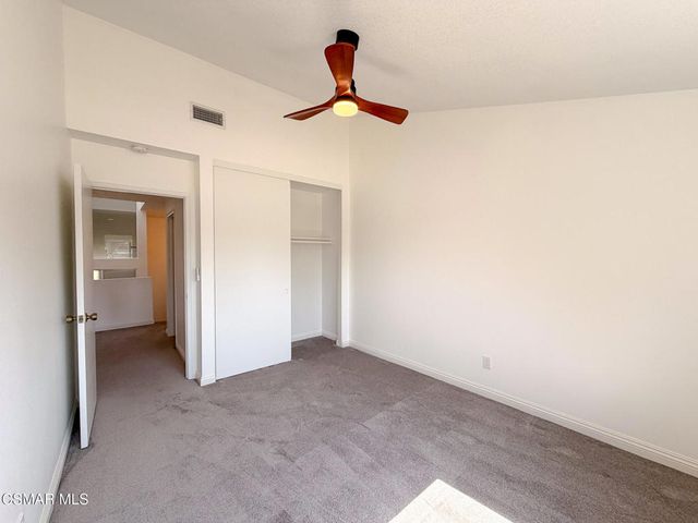 18242 Burbank Boulevard 8, Tarzana, CA 91356