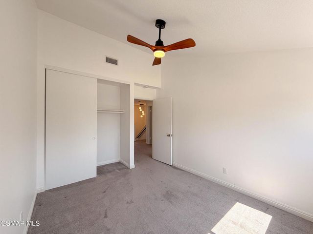 18242 Burbank Boulevard 8, Tarzana, CA 91356