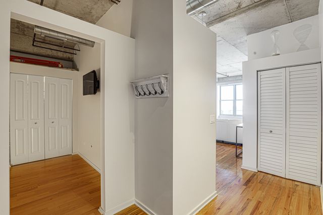 6 S Laflin Street 801, Chicago, IL 60607
