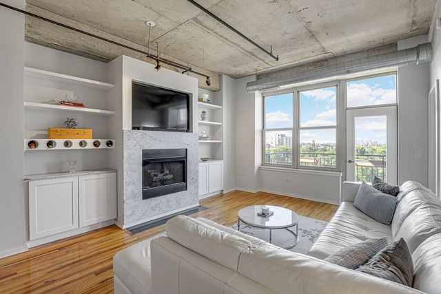 6 S Laflin Street 801, Chicago, IL 60607