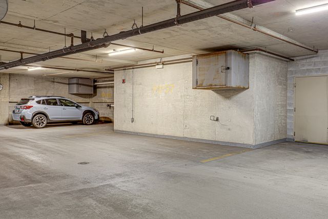6 S Laflin Street 801, Chicago, IL 60607
