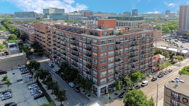 6 S Laflin Street 801, Chicago, IL 60607
