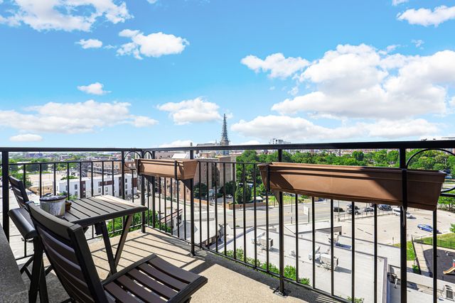 6 S Laflin Street 801, Chicago, IL 60607