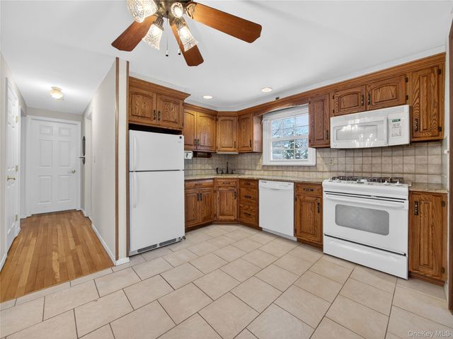 56 Buttonwood Place, Blauvelt, NY 10913