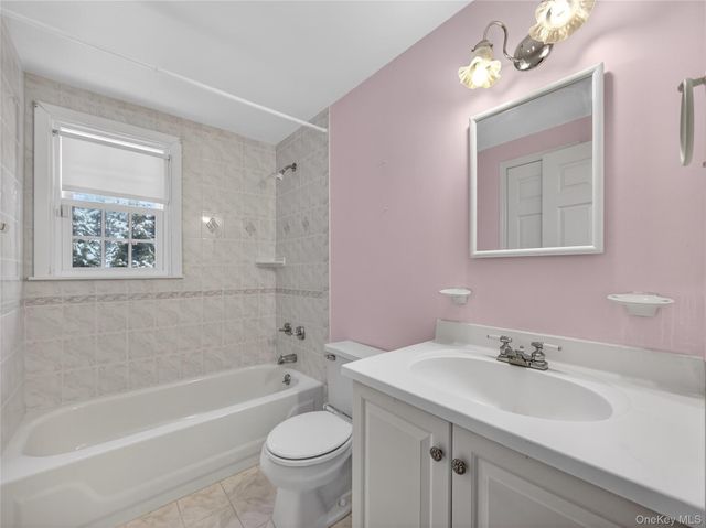 56 Buttonwood Place, Blauvelt, NY 10913