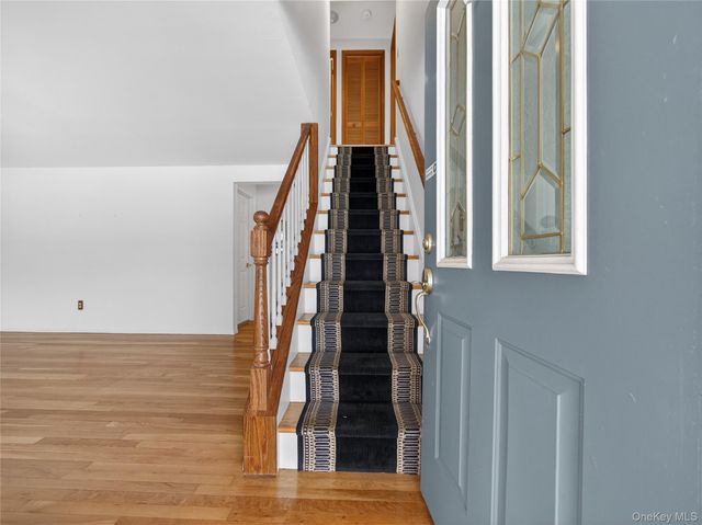 56 Buttonwood Place, Blauvelt, NY 10913