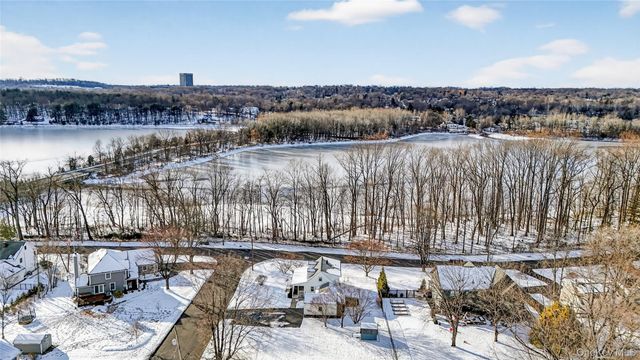 56 Buttonwood Place, Blauvelt, NY 10913