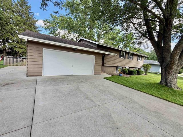 744 Sussex Drive, Janesville, WI 53546